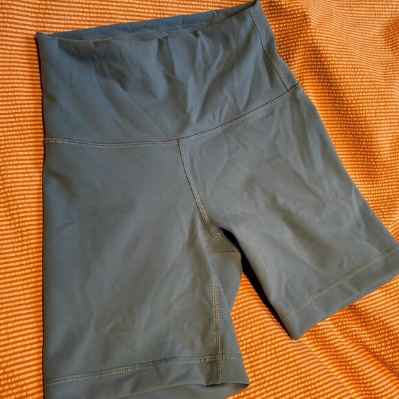 lululemon athletica Pants - Lululemon Wunder Train High-Rise Short 6" (women, size 4, light blue)